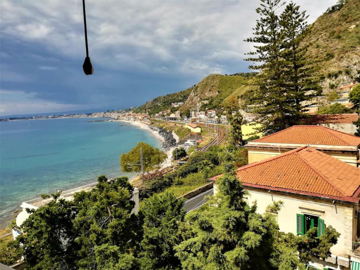 شقة La Baia Dei Delfini تاورمينا المظهر الخارجي الصورة