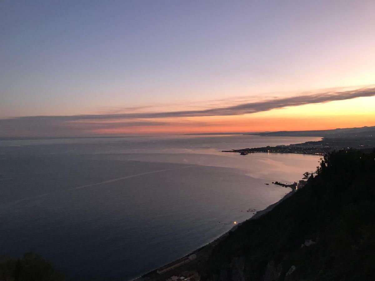 شقة La Baia Dei Delfini تاورمينا المظهر الخارجي الصورة