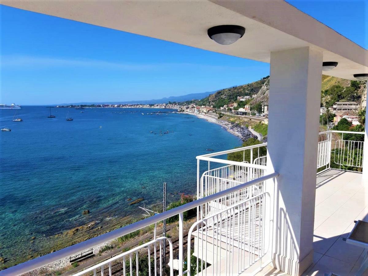 شقة La Baia Dei Delfini تاورمينا المظهر الخارجي الصورة